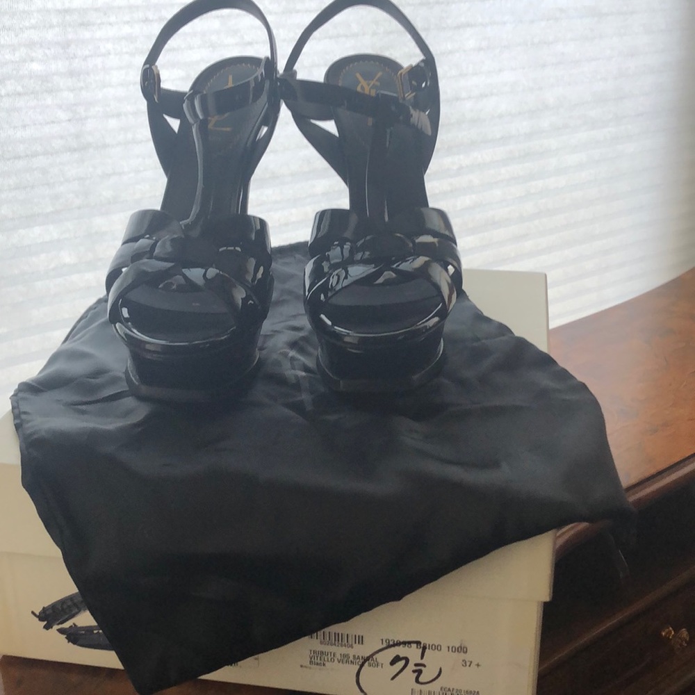 Ysl patent leather blk heels 7.5